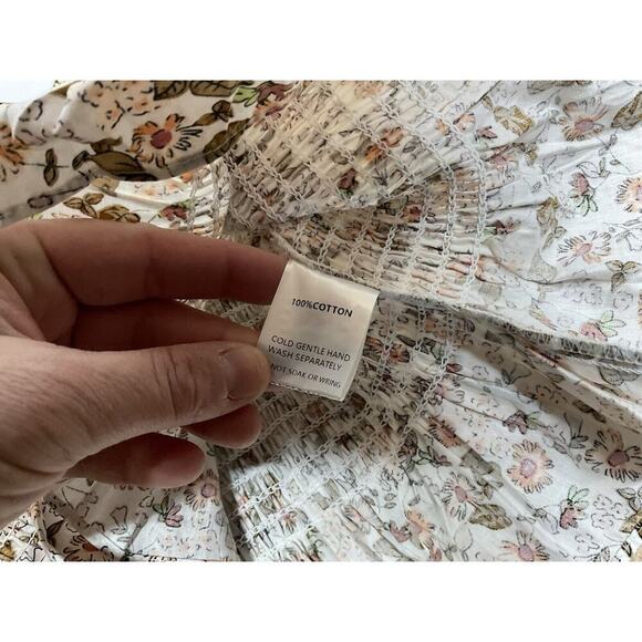 NWT Petal & Pup Long Sleeve Novah Cropped Floral Top Size Large - Picture 11 of 13